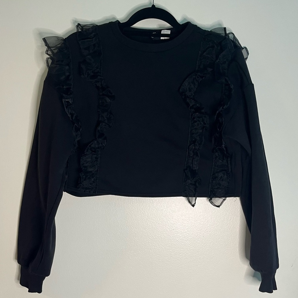 H&M • Black Cropped Sweater with Tulle Ruffles Size Small